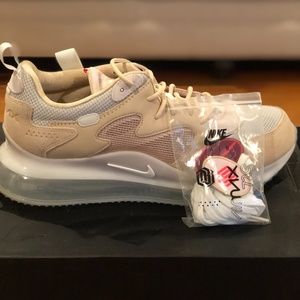 Air Max 720 / OBJ- Size 10.5- Desert ORE/ Light Bo